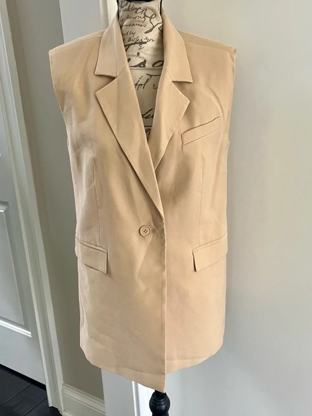 Open Edit Nordstrom Sleeveless Blazer Style Vest with Single Button Closure - Picture 8 of 16